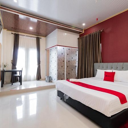 מלון פדאנג Reddoorz Syariah Near Minangkabau International Aiport מראה חיצוני תמונה