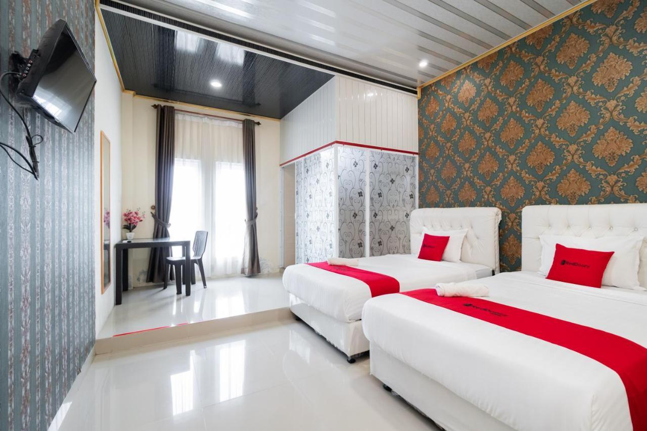 מלון פדאנג Reddoorz Syariah Near Minangkabau International Aiport מראה חיצוני תמונה