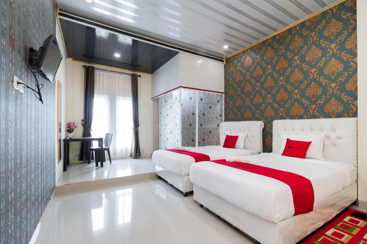 מלון פדאנג Reddoorz Syariah Near Minangkabau International Aiport מראה חיצוני תמונה