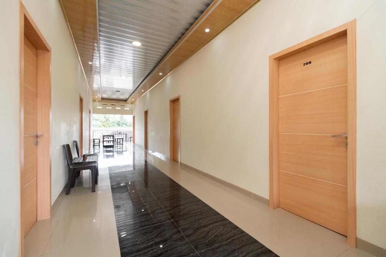 מלון פדאנג Reddoorz Syariah Near Minangkabau International Aiport מראה חיצוני תמונה