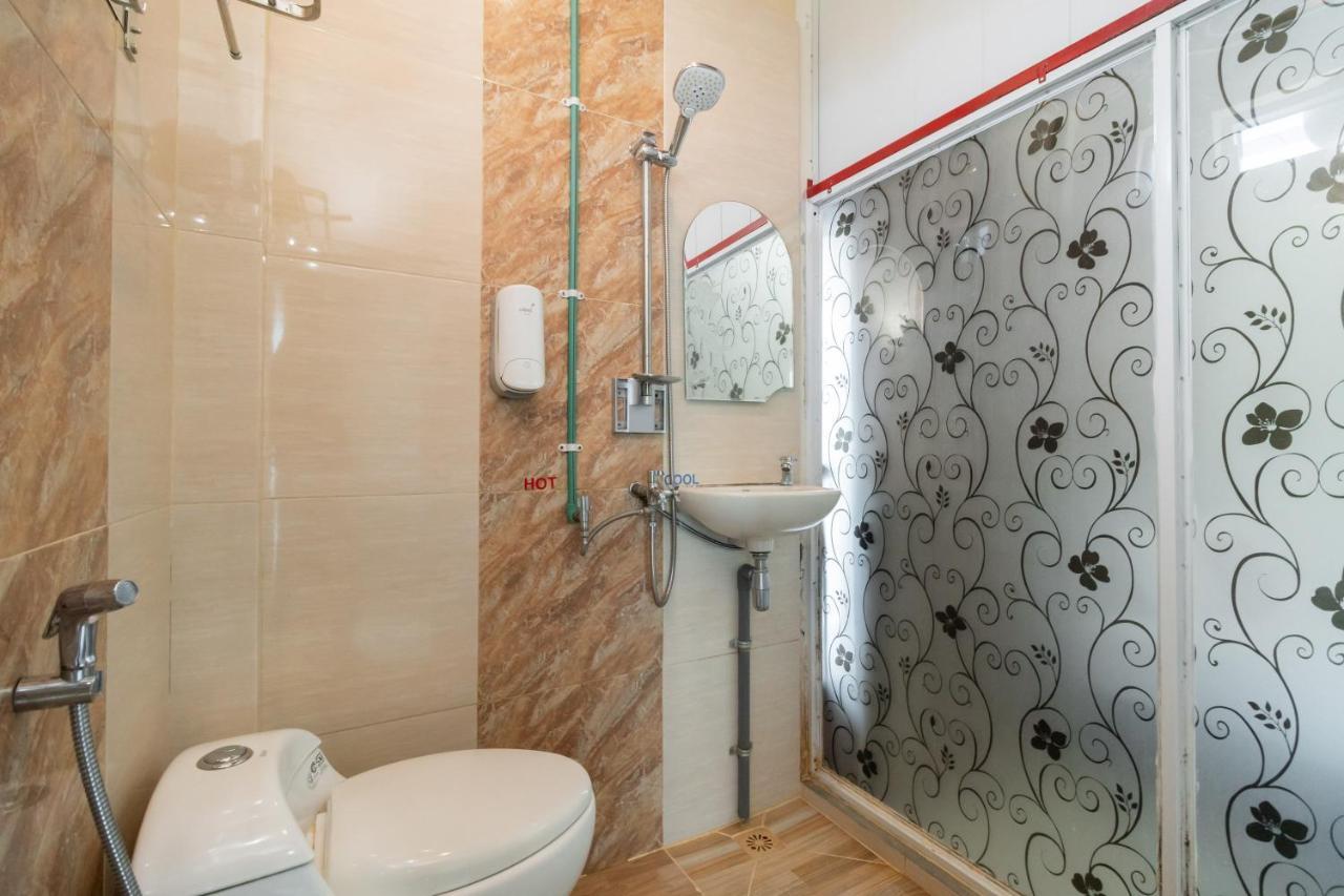 מלון פדאנג Reddoorz Syariah Near Minangkabau International Aiport מראה חיצוני תמונה
